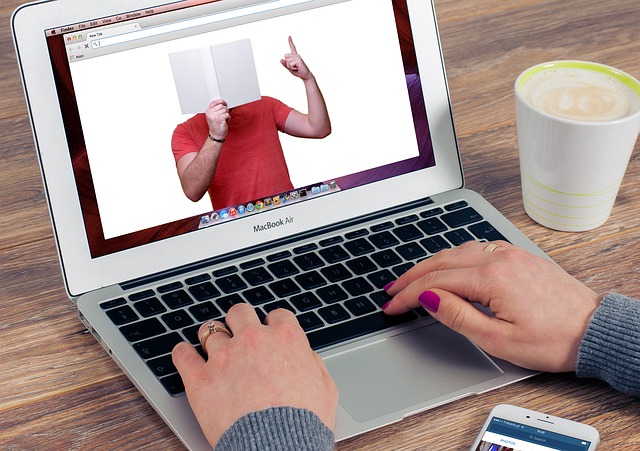 ACCREDITED ONLINE COLLEGES HELPING STUDENTS TO EARN DEGREES