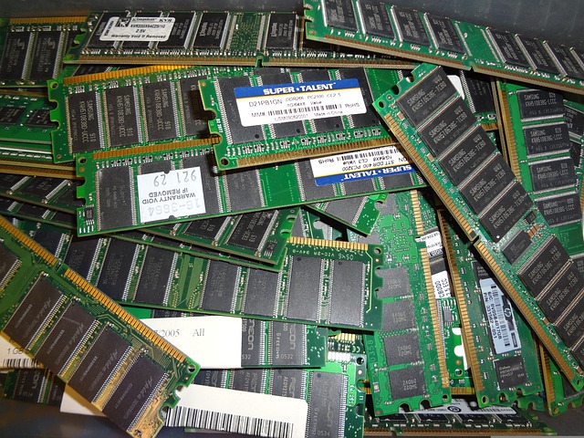 MAKING USE OF A USED COMPUTER MEMORY