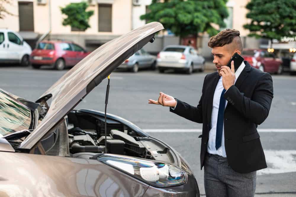 What to Do After a Car Accident Before Calling a Lawyer